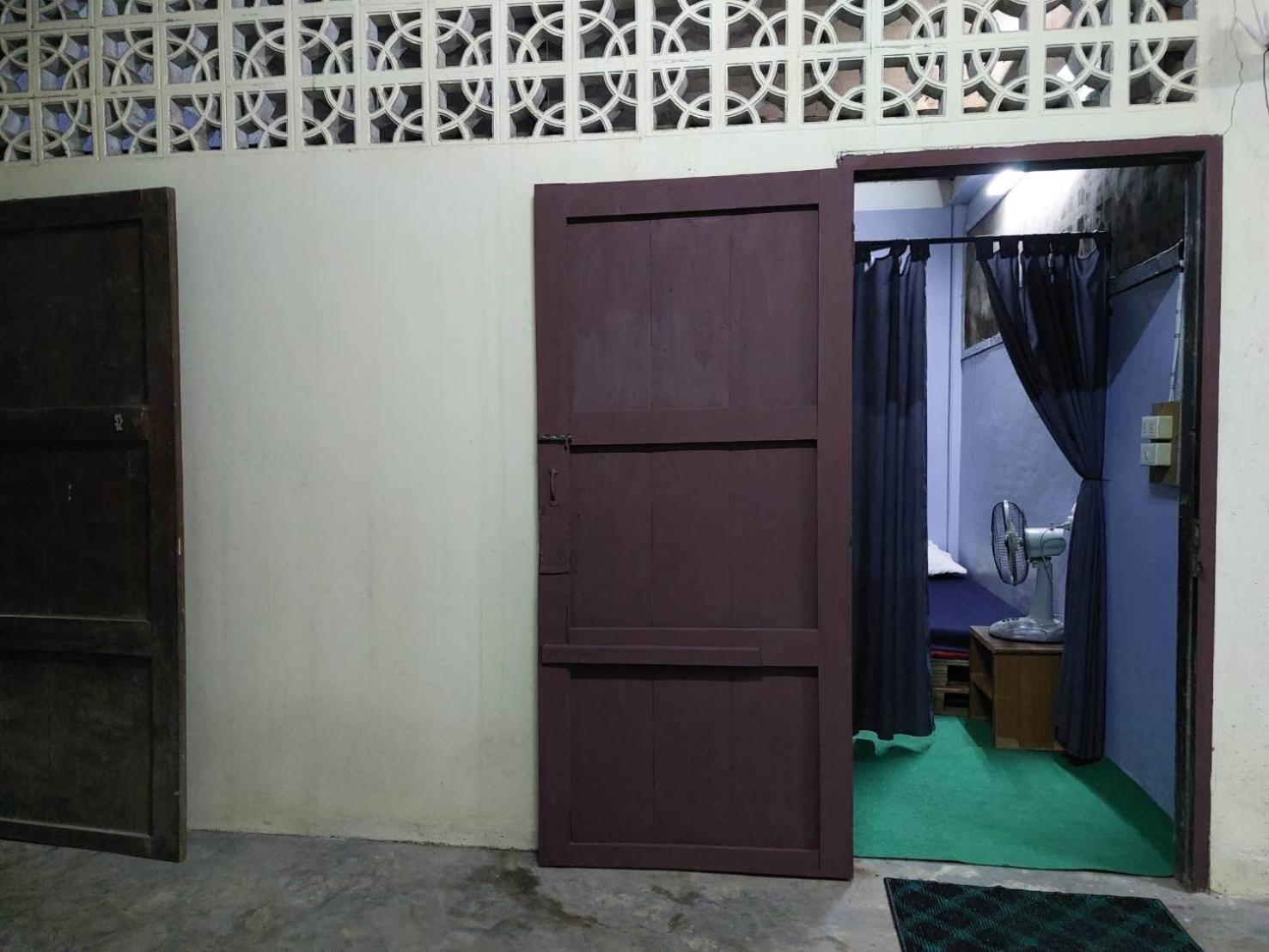 Hostelbed And Retreat Phitsanulok Dış mekan fotoğraf