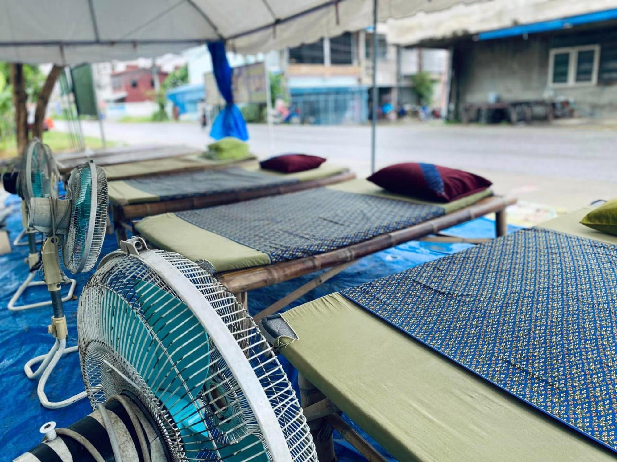 Hostelbed And Retreat Phitsanulok Dış mekan fotoğraf