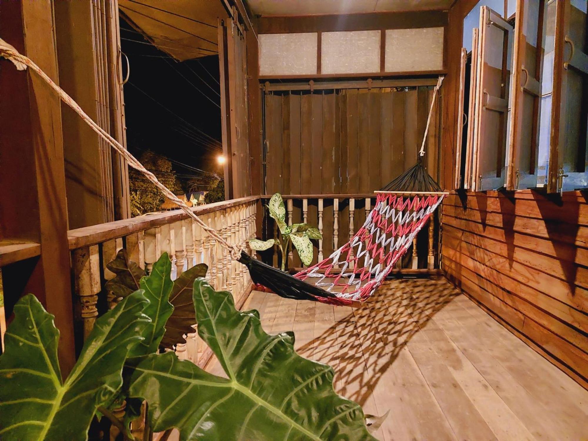 Hostelbed And Retreat Phitsanulok Dış mekan fotoğraf