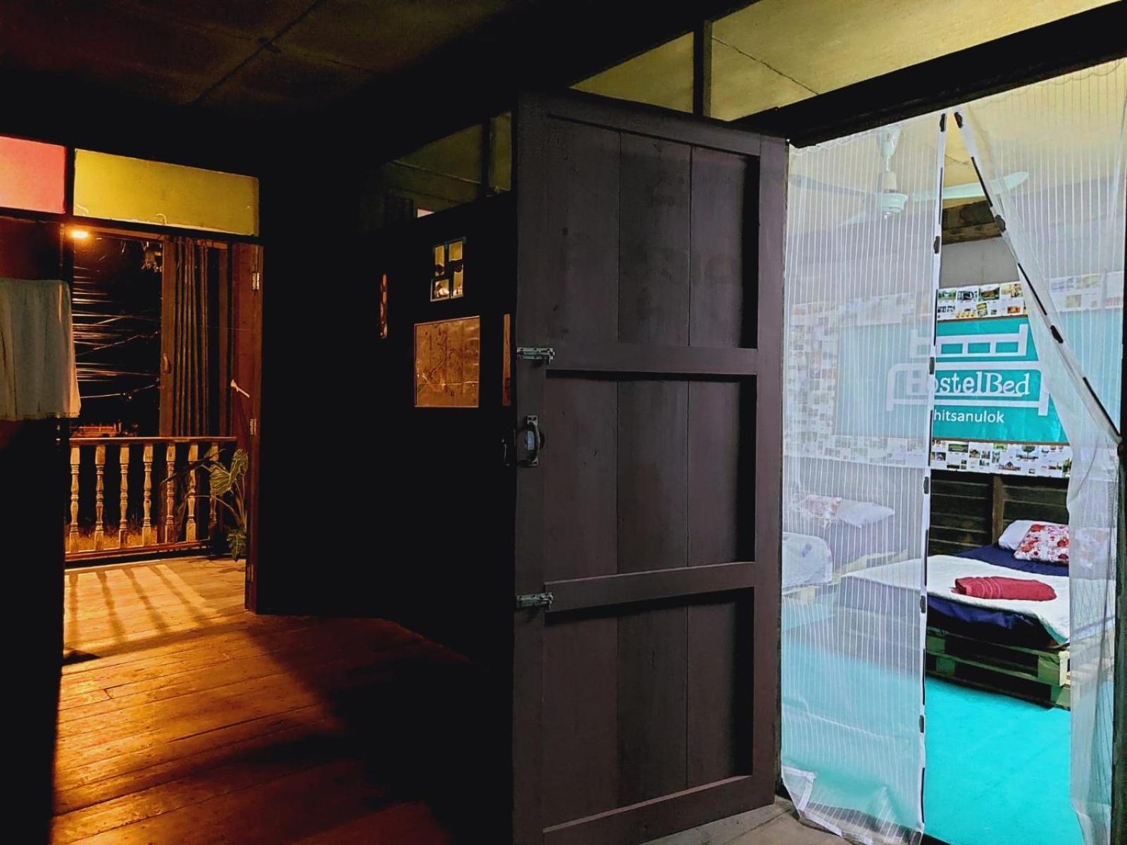 Hostelbed And Retreat Phitsanulok Dış mekan fotoğraf